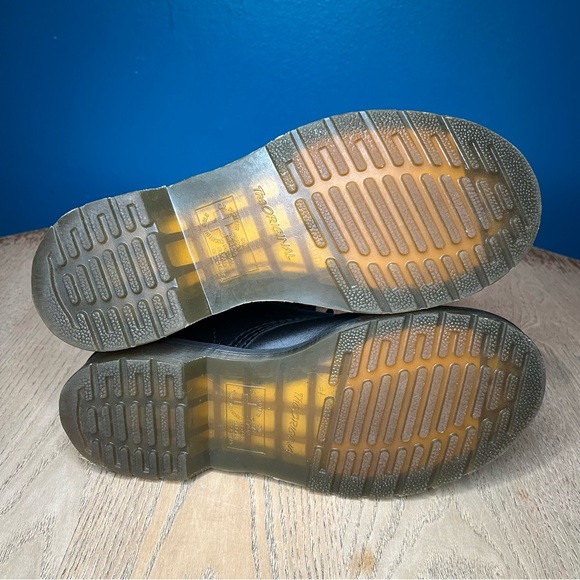 Dr. Martens 1460 Women’s Smooth Leather Lace Up Boots Black 8 Eye Size 6 - Picture 12 of 14